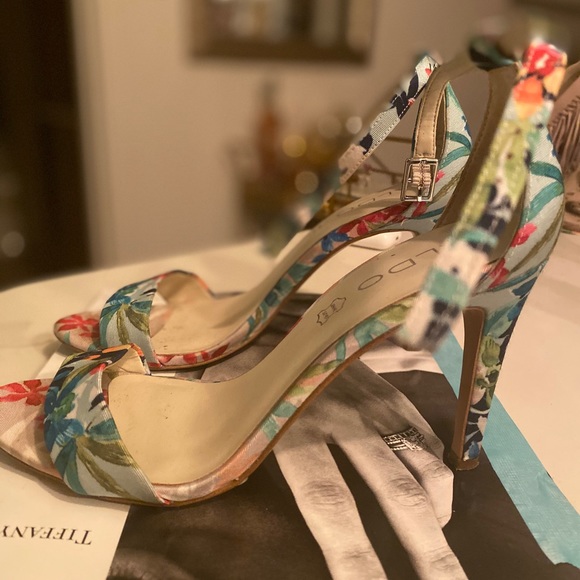 Aldo Floral Heels - Picture 2 of 3